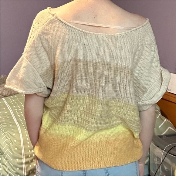 Ecoté yellow and beige off shoulder oversized sweater - Picture 4 of 10
